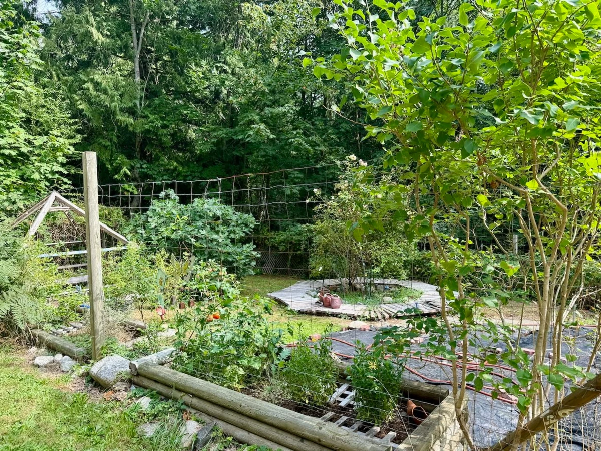 Guest Bathroom Photo of 6121 Golf Course Road, Sechelt, BC