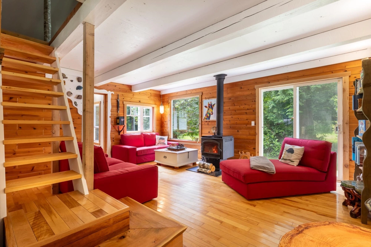 Kitchen Island Photo of 6121 Golf Course Road, Sechelt, BC