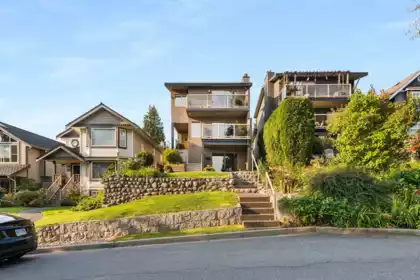 342 E 26th Street, North Vancouver, BC, North Vancouver — Single Family Residence for sale