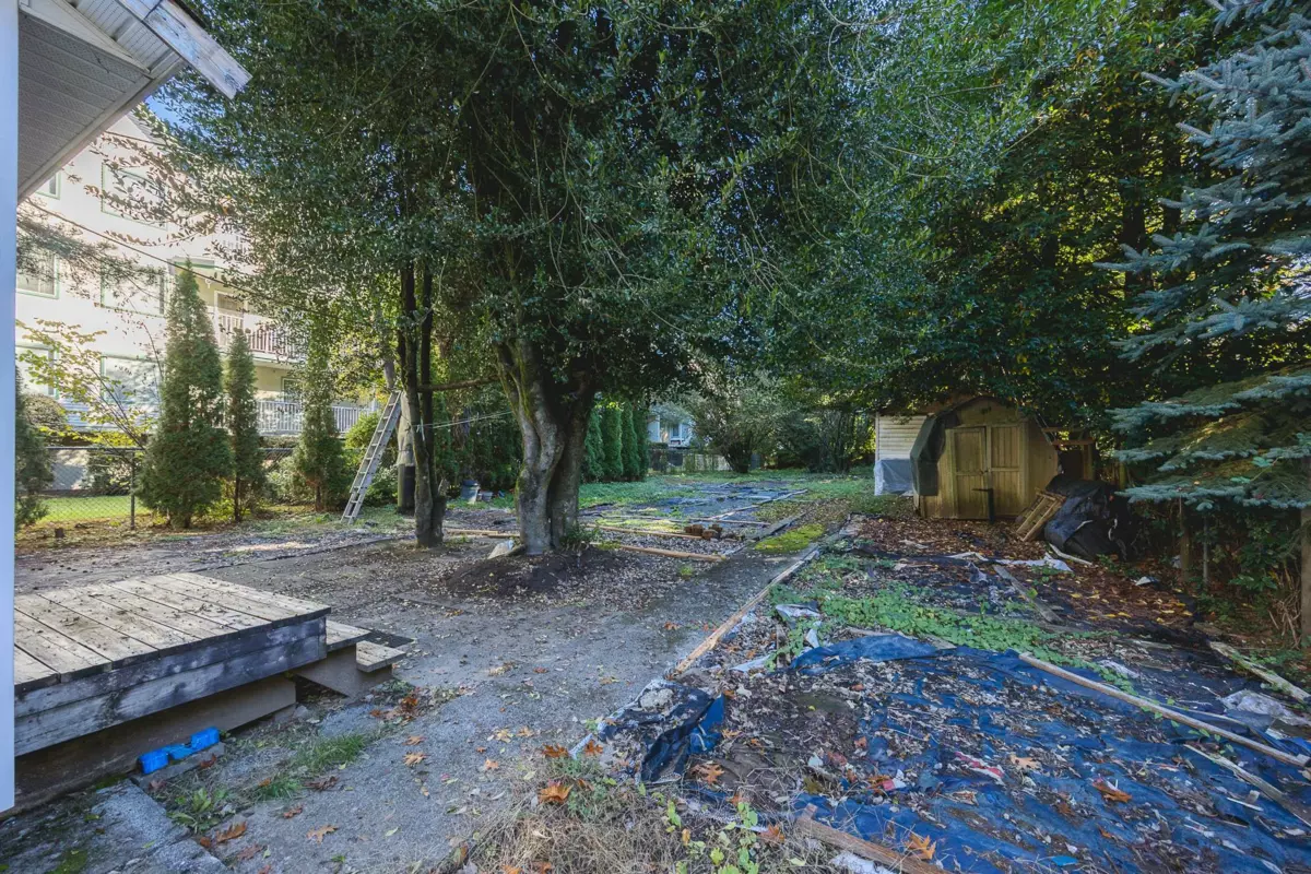Laundry Room Photo of 12058 Harris Road, Pitt Meadows, BC