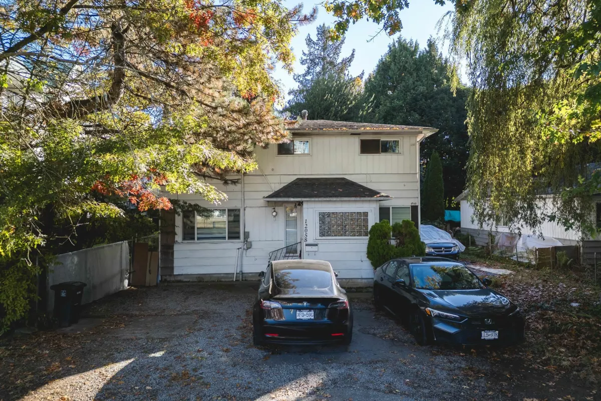 Living Room Photo of 12058 Harris Road, Pitt Meadows, BC