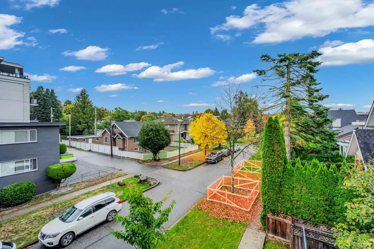 Entry Foyer Photo of 301 2096 W 46th Avenue, Vancouver, BC