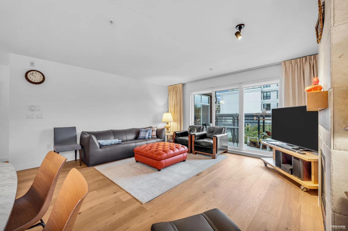 Family Room Photo of 301 2096 W 46th Avenue, Vancouver, BC