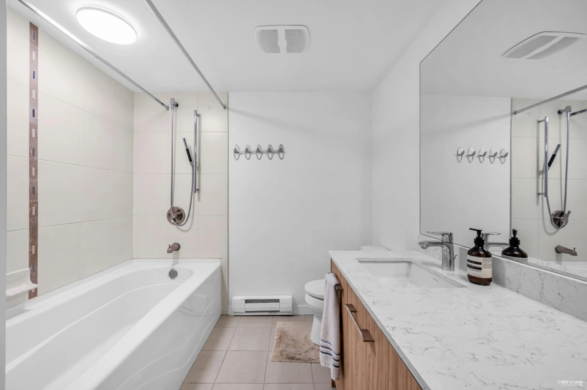 Guest Bathroom Photo of 301 2096 W 46th Avenue, Vancouver, BC