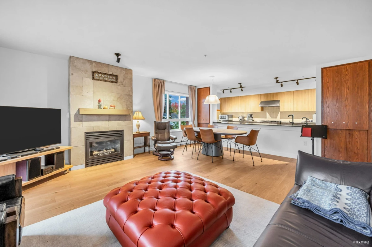 Kitchen Photo of 301 2096 W 46th Avenue, Vancouver, BC