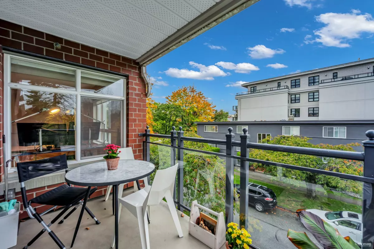 Laundry Room Photo of 301 2096 W 46th Avenue, Vancouver, BC