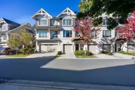 211 3105 Dayanee Springs Boulevard, Coquitlam, BC