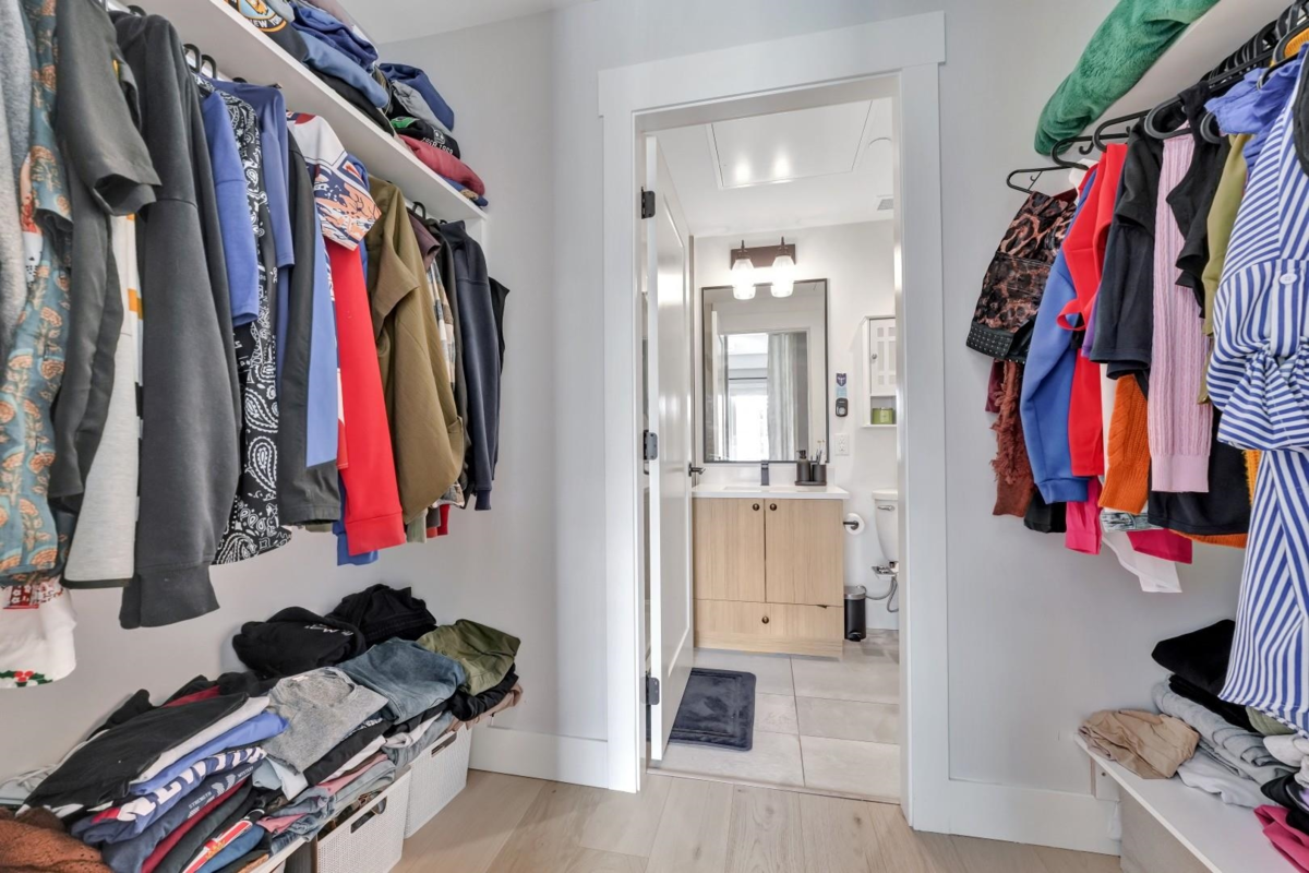 Breakfast Nook Photo of 411 22226 Brown Avenue, Maple Ridge, BC