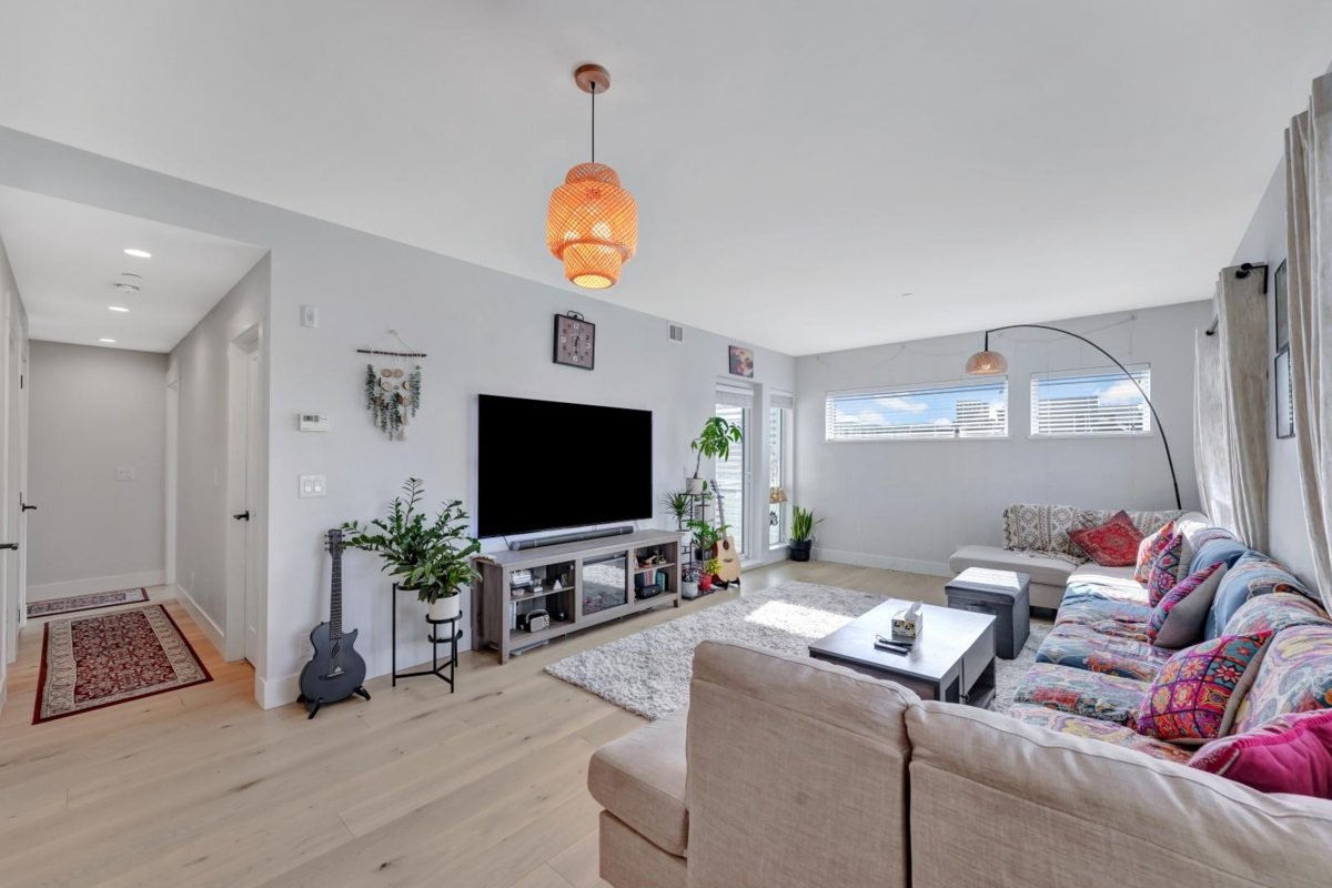 Mudroom Photo of 411 22226 Brown Avenue, Maple Ridge, BC