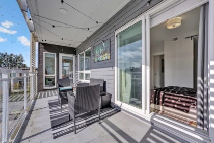 Front Yard Photo of 411 22226 Brown Avenue, Maple Ridge, BC