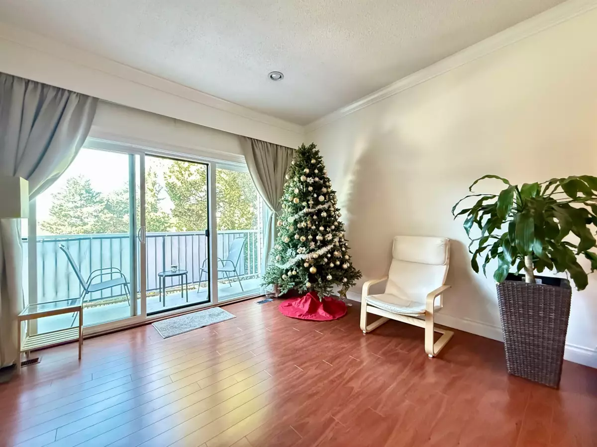 Dining Area Photo of 6722 Kneale Place, Burnaby, BC