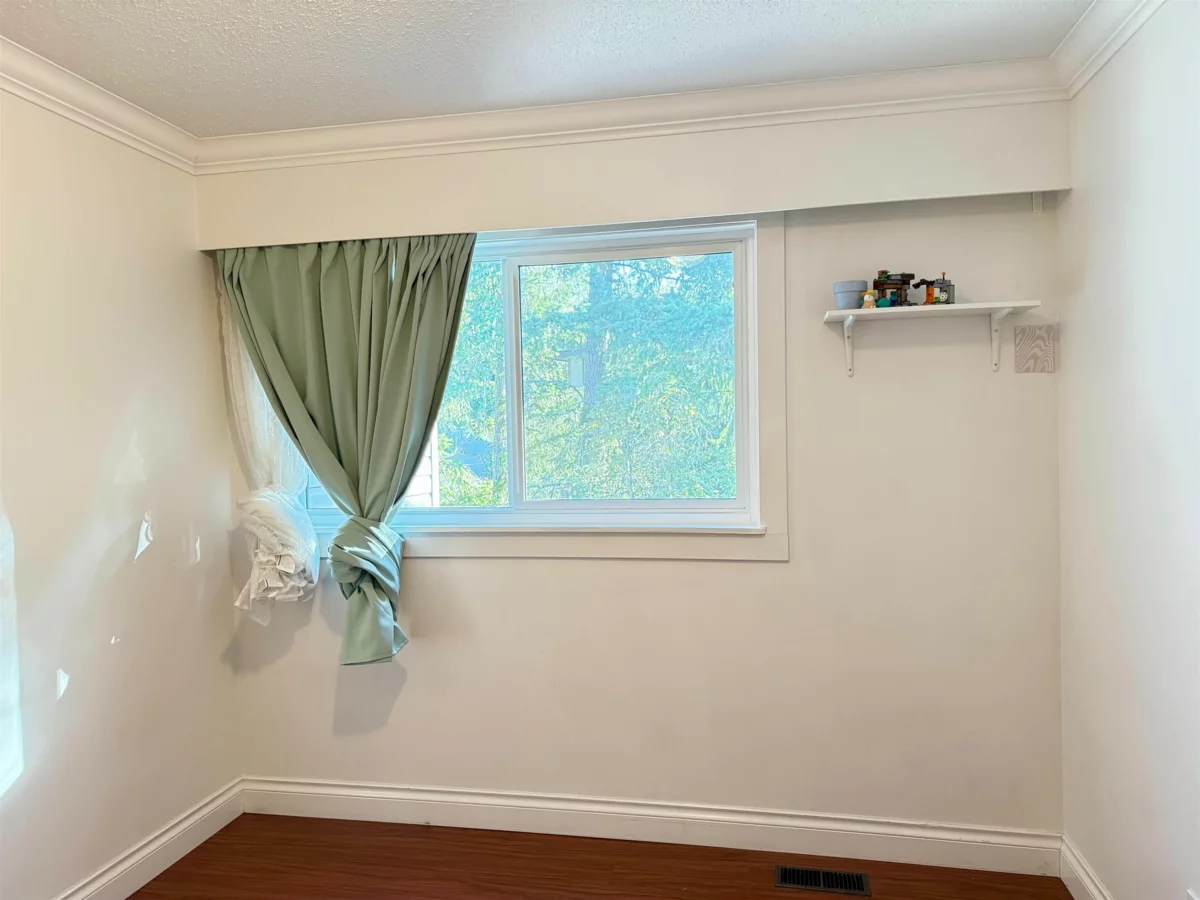 Guest Bathroom Photo of 6722 Kneale Place, Burnaby, BC