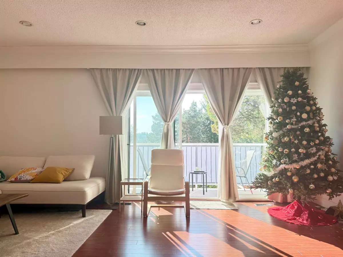 Kitchen Photo of 6722 Kneale Place, Burnaby, BC