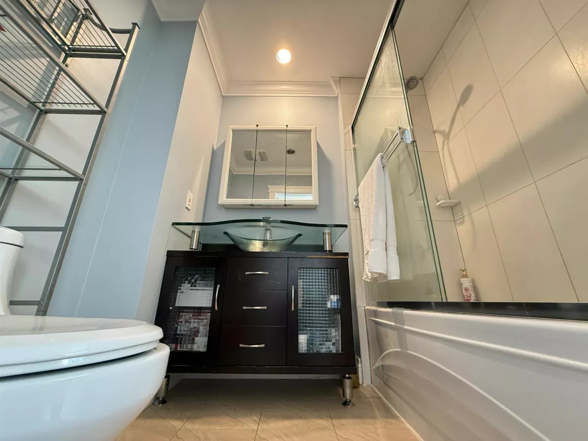 Powder Room Photo of 6722 Kneale Place, Burnaby, BC