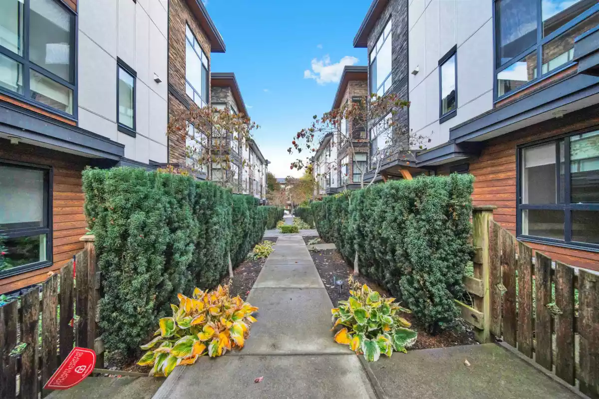 Family Room Photo of 220 16488 64 Avenue, Surrey, BC