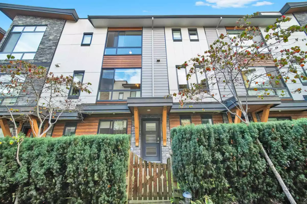 Living Room Photo of 220 16488 64 Avenue, Surrey, BC