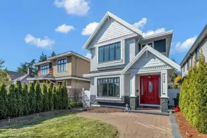 338 W 17th Street, North Vancouver, BC, North Vancouver — Single Family Residence for sale