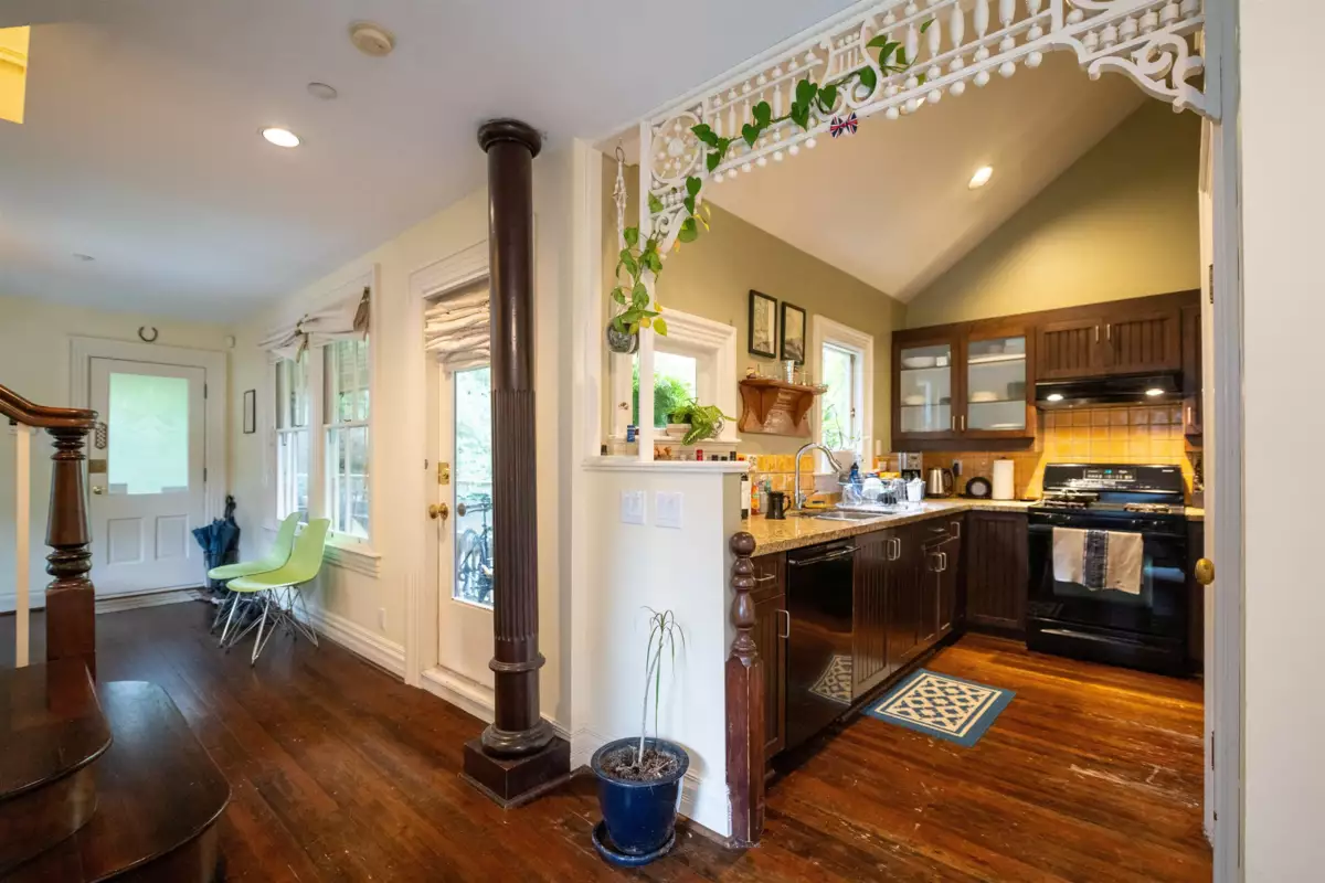 Breakfast Nook Photo of 1117 Pendrell Street, Vancouver, BC