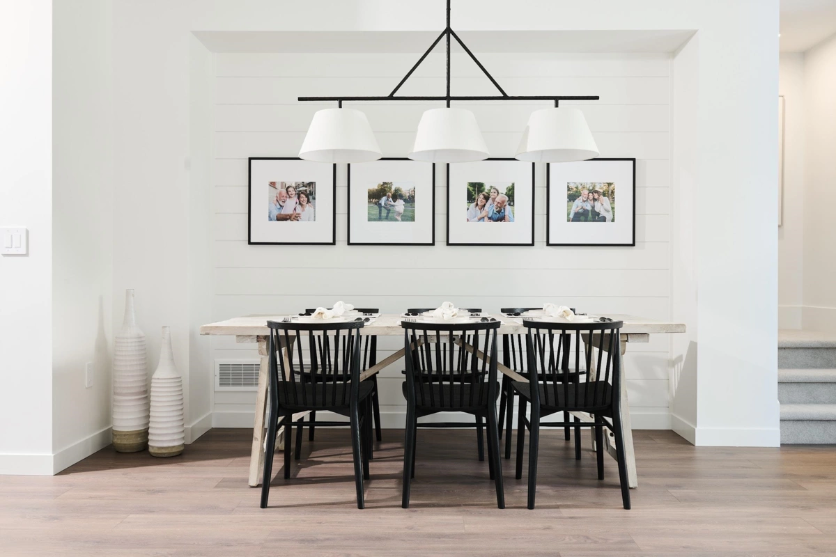 Living Room Photo of 71 2886 Montrose Avenue, Abbotsford, BC