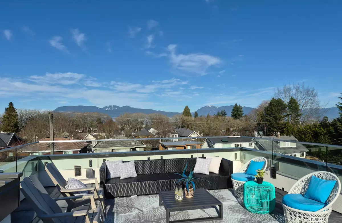 Front Yard Photo of 3953 W 21st Avenue, Vancouver, BC