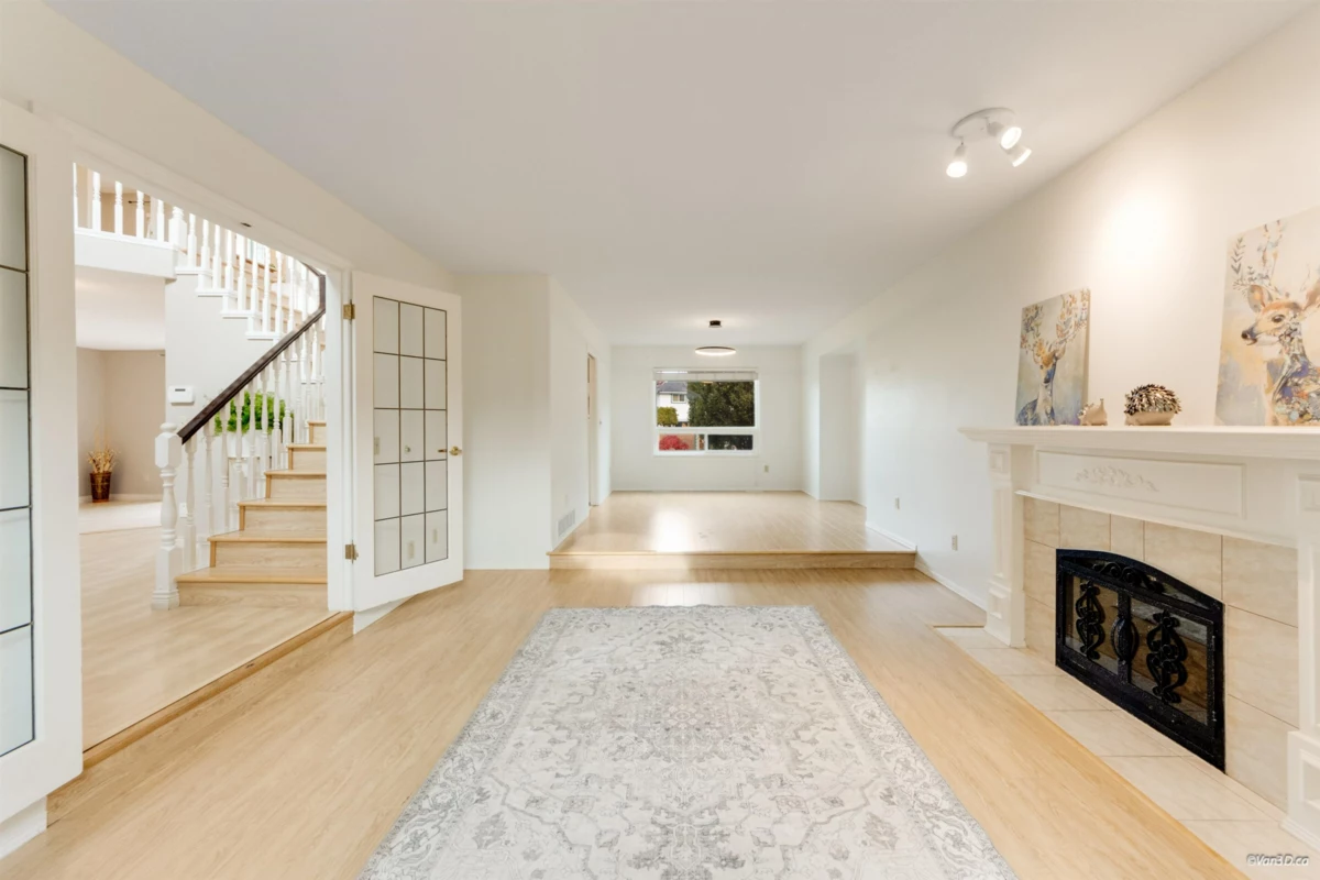 Kitchen Island Photo of 21541 87 Avenue, Langley, BC