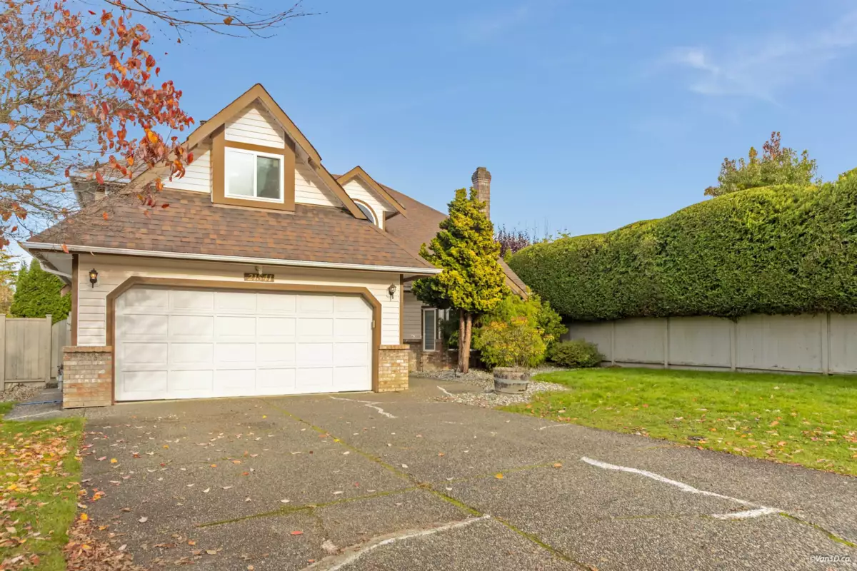 Living Room Photo of 21541 87 Avenue, Langley, BC