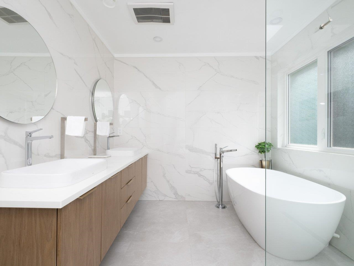 Mudroom Photo of 4283 Capilano Road, North Vancouver, BC