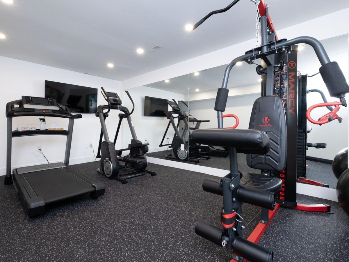 Outdoor Kitchen Photo of 4283 Capilano Road, North Vancouver, BC