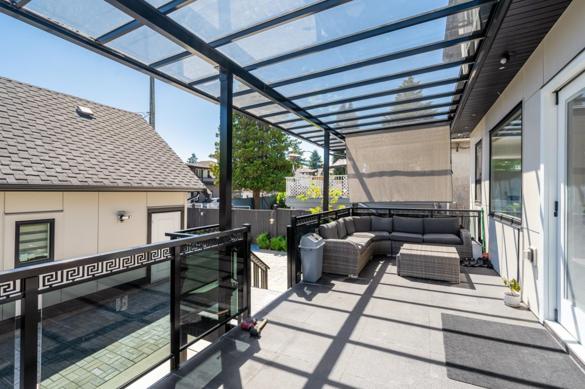 Front Yard Photo of 2798 E 43rd Avenue, Vancouver, BC