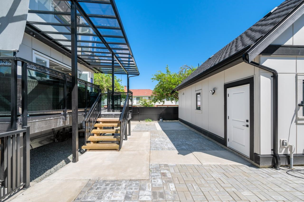 Hot Tub / Spa Photo of 2798 E 43rd Avenue, Vancouver, BC