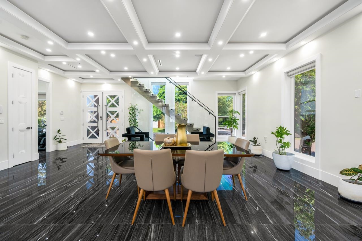 Kitchen Island Photo of 2798 E 43rd Avenue, Vancouver, BC