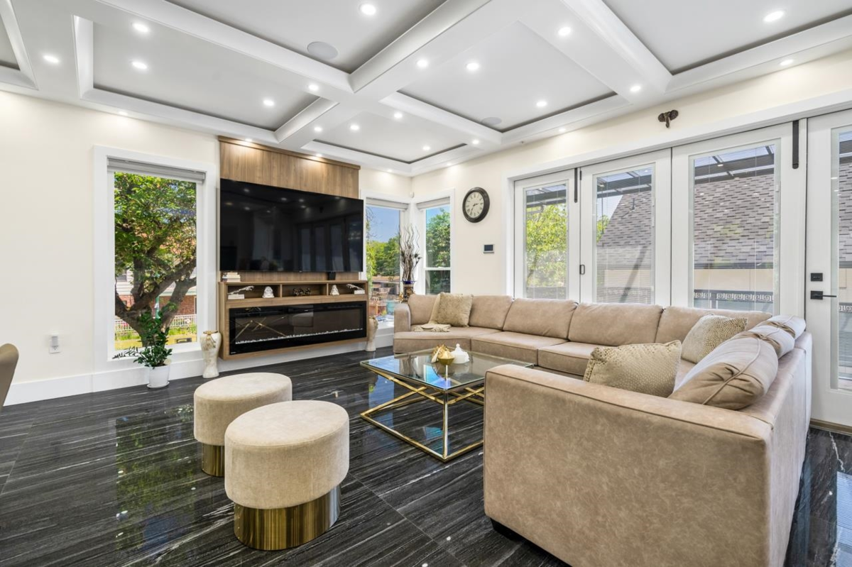 Kitchen Photo of 2798 E 43rd Avenue, Vancouver, BC