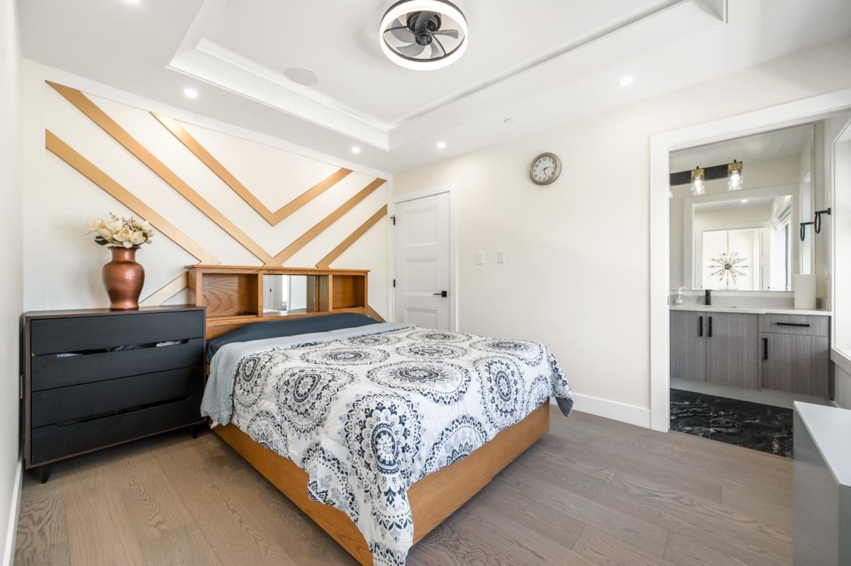 Powder Room Photo of 2798 E 43rd Avenue, Vancouver, BC