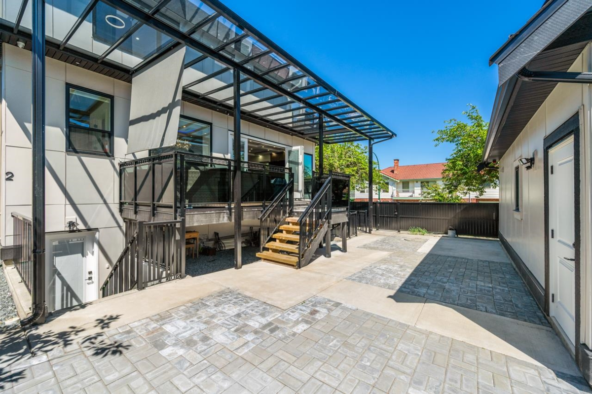 Swimming Pool Photo of 2798 E 43rd Avenue, Vancouver, BC