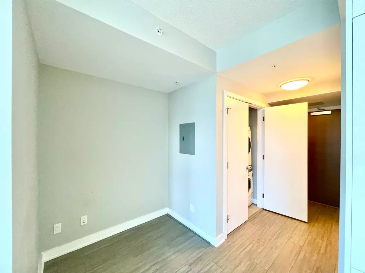 Kitchen Photo of 2305 4900 Lennox Lane, Burnaby, BC