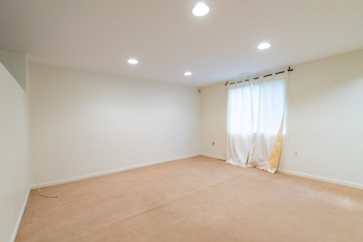 Basement Recreation Room Photo of 2960 W 41st Avenue, Vancouver, BC