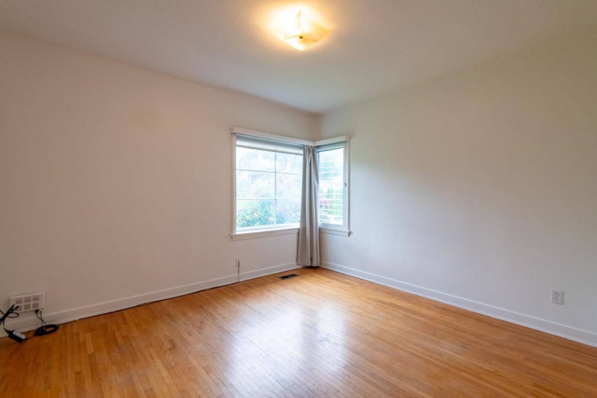 Breakfast Nook Photo of 2960 W 41st Avenue, Vancouver, BC