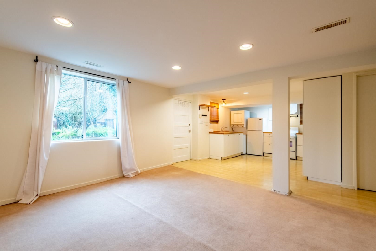 Powder Room Photo of 2960 W 41st Avenue, Vancouver, BC