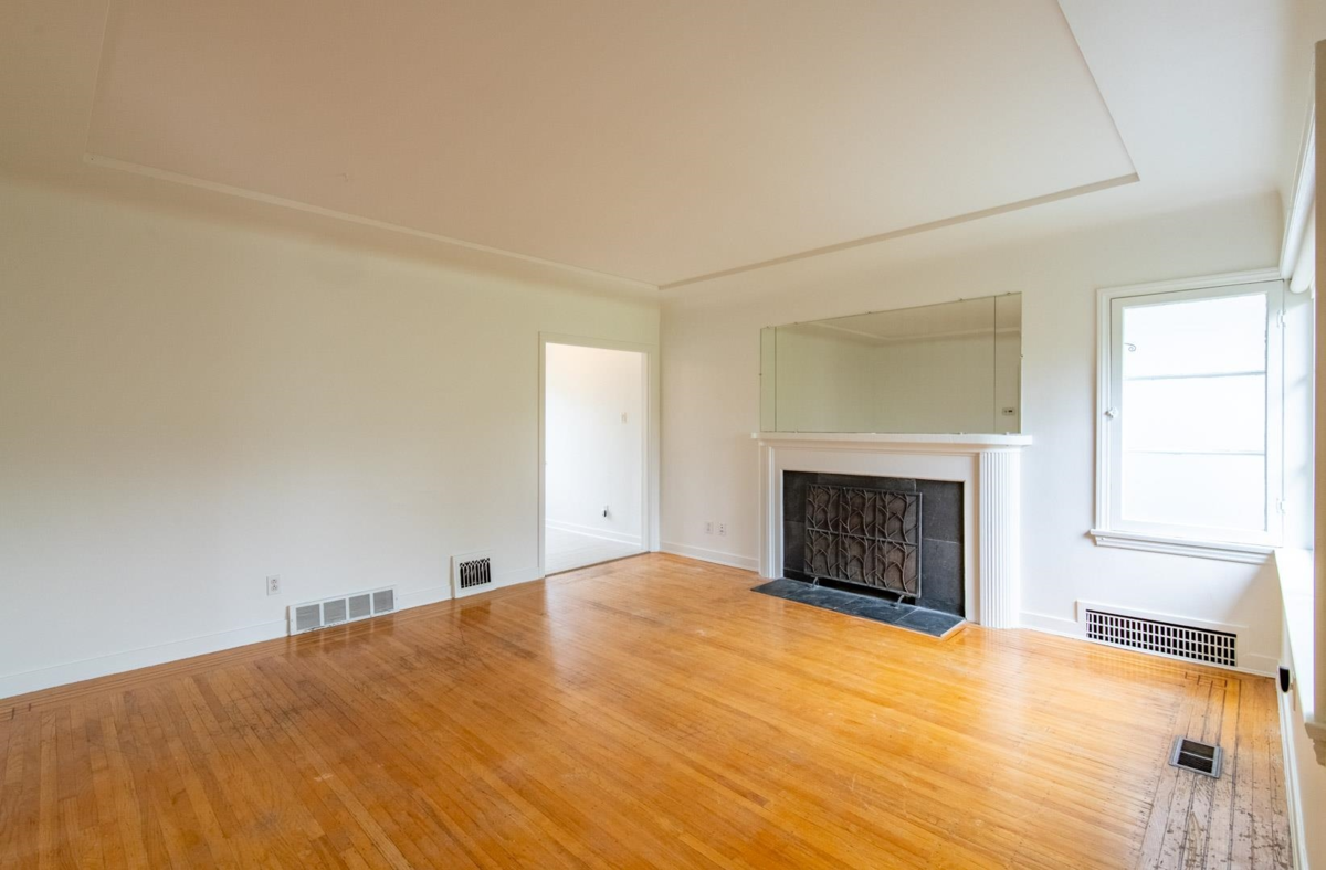 Walk-In Closet Photo of 2960 W 41st Avenue, Vancouver, BC