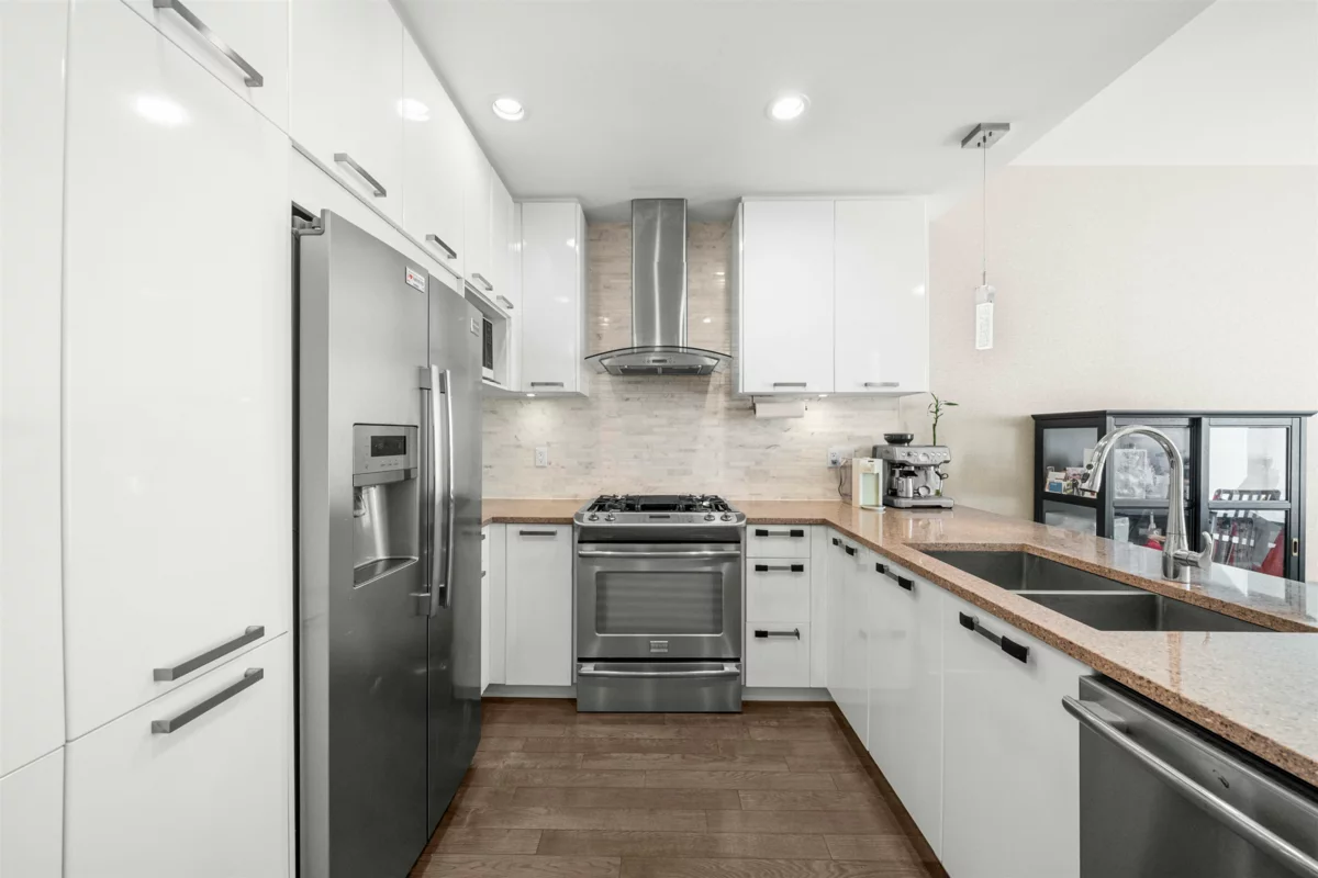 Breakfast Nook Photo of 8 100 Wood Street, New Westminster, BC