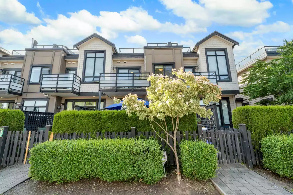 Exterior Front Photo of 8 100 Wood Street, New Westminster, BC