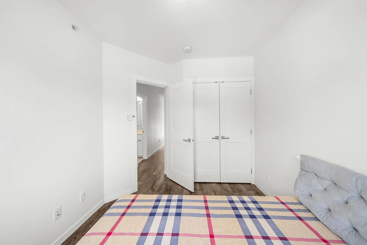 Guest Bathroom Photo of 8 100 Wood Street, New Westminster, BC