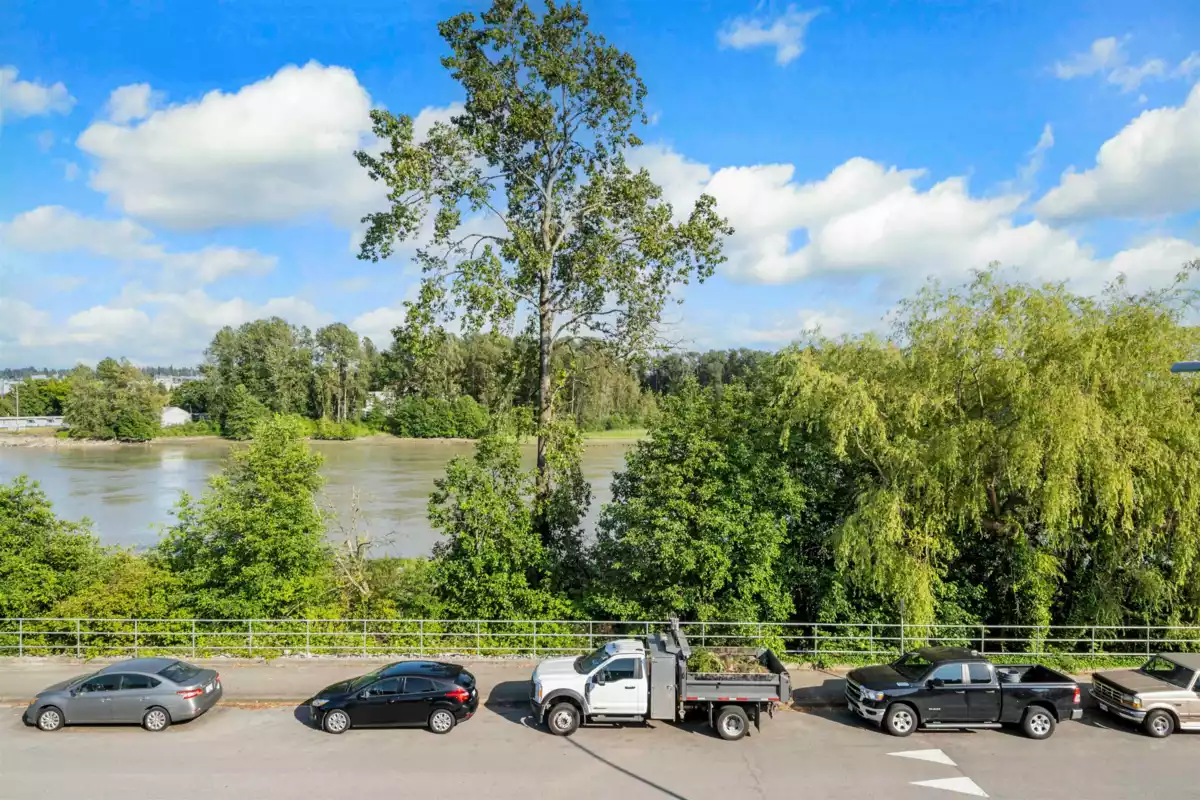 Hot Tub / Spa Photo of 8 100 Wood Street, New Westminster, BC