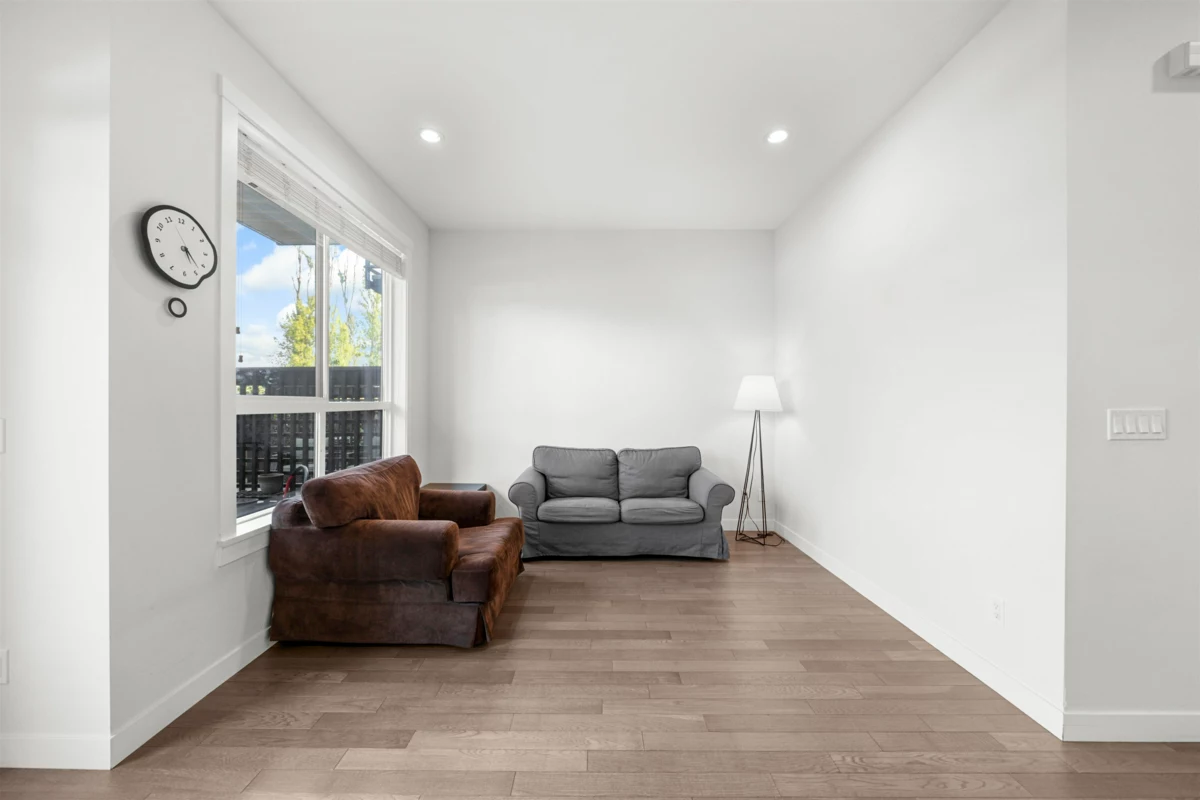 Kitchen Island Photo of 8 100 Wood Street, New Westminster, BC