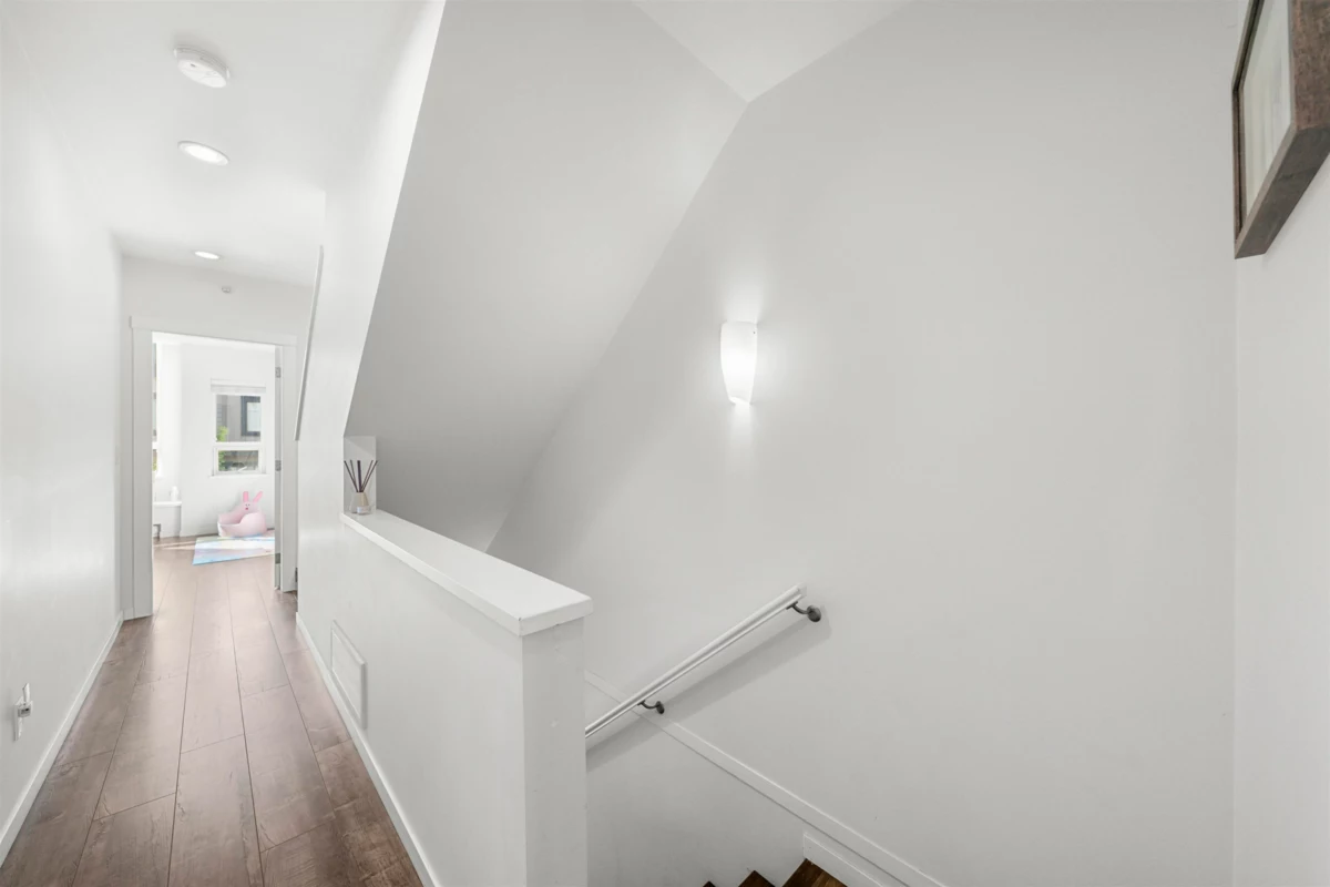 Laundry Room Photo of 8 100 Wood Street, New Westminster, BC