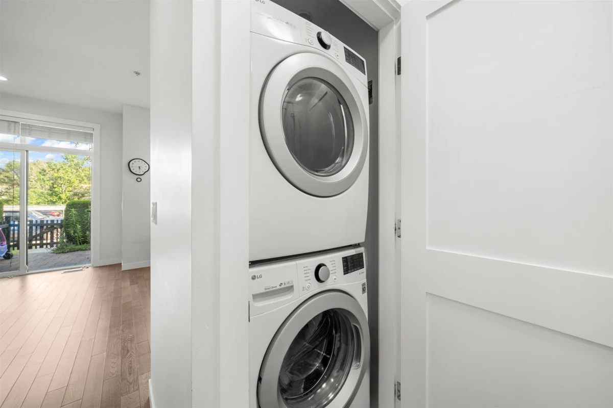 Mudroom Photo of 8 100 Wood Street, New Westminster, BC