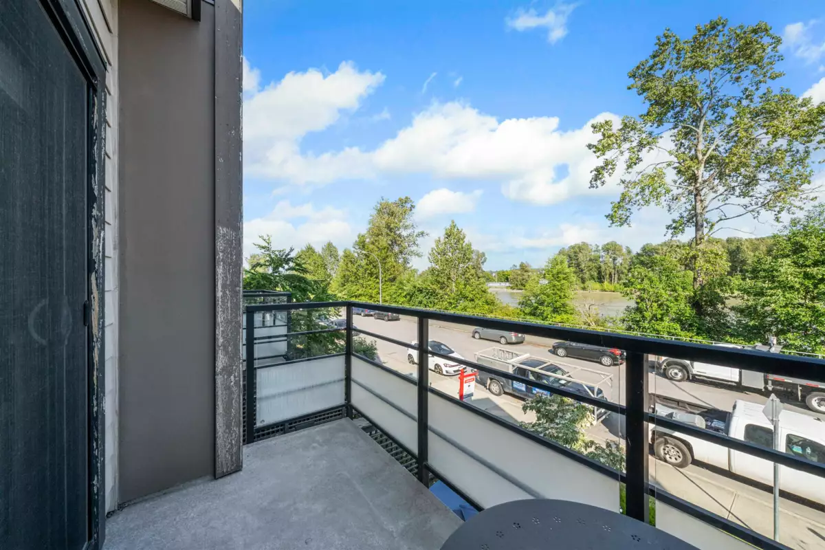 Outdoor Patio Photo of 8 100 Wood Street, New Westminster, BC