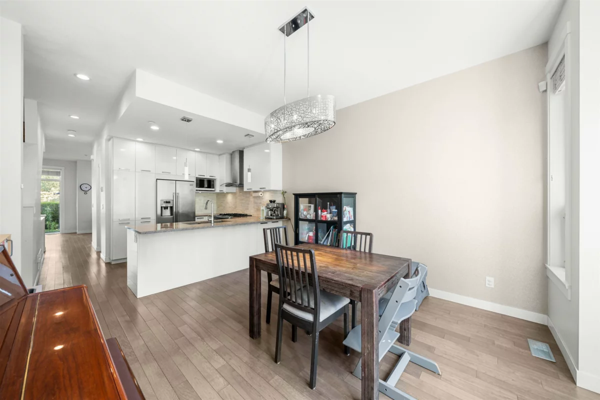 Primary Bathroom Photo of 8 100 Wood Street, New Westminster, BC