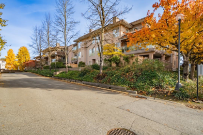 209 14993 101a Avenue, Surrey, BC, Surrey — Apartment/Condo for sale