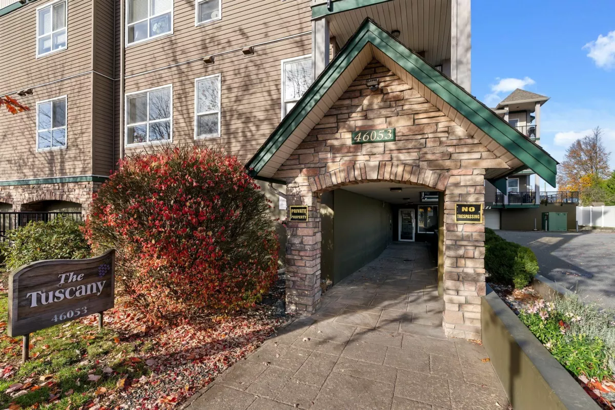Dining Area Photo of 309 46053 Chilliwack Central Road, Chilliwack, BC